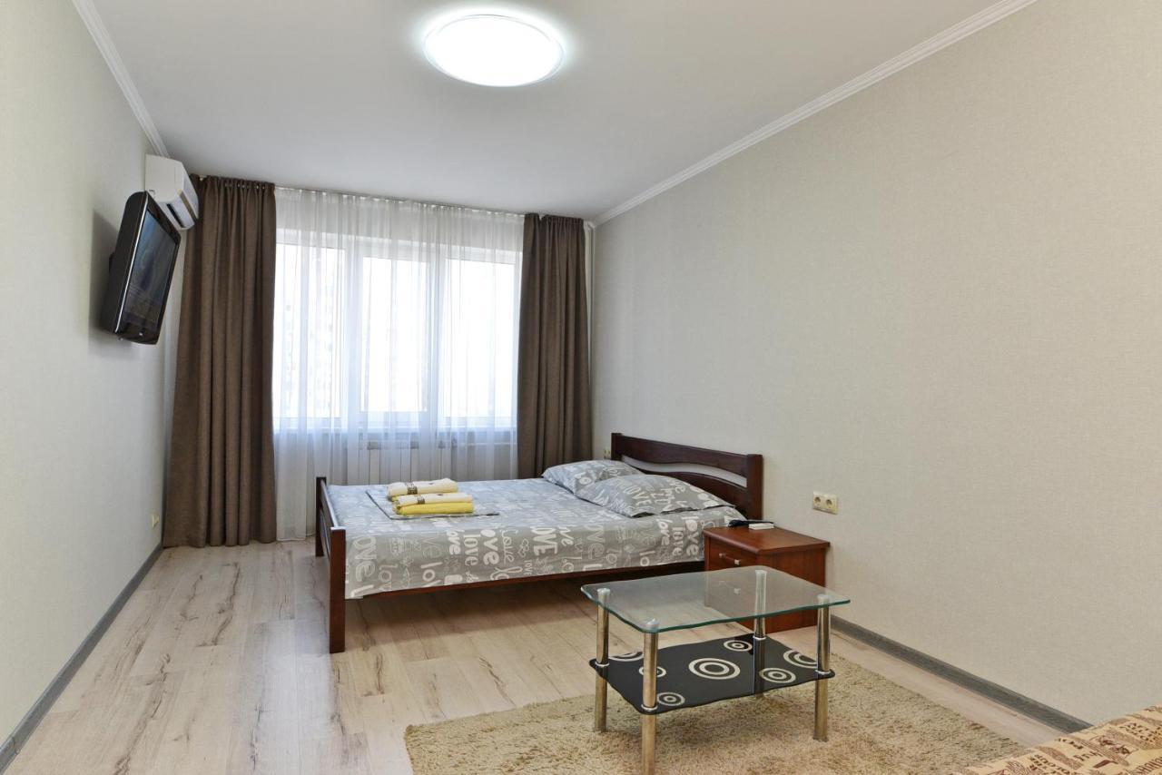 Apartament On Vasylia Lypkivskoho 24 Kiev Dış mekan fotoğraf