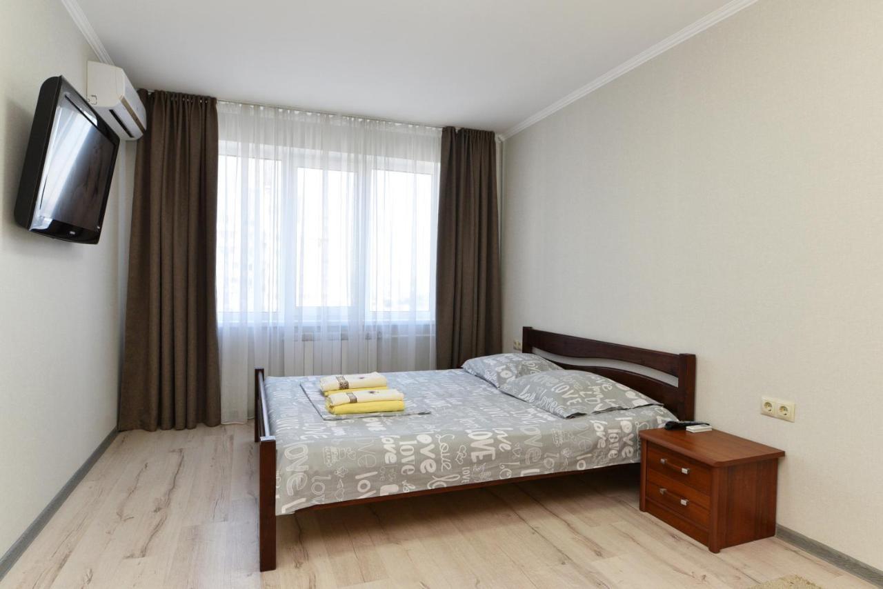 Apartament On Vasylia Lypkivskoho 24 Kiev Dış mekan fotoğraf